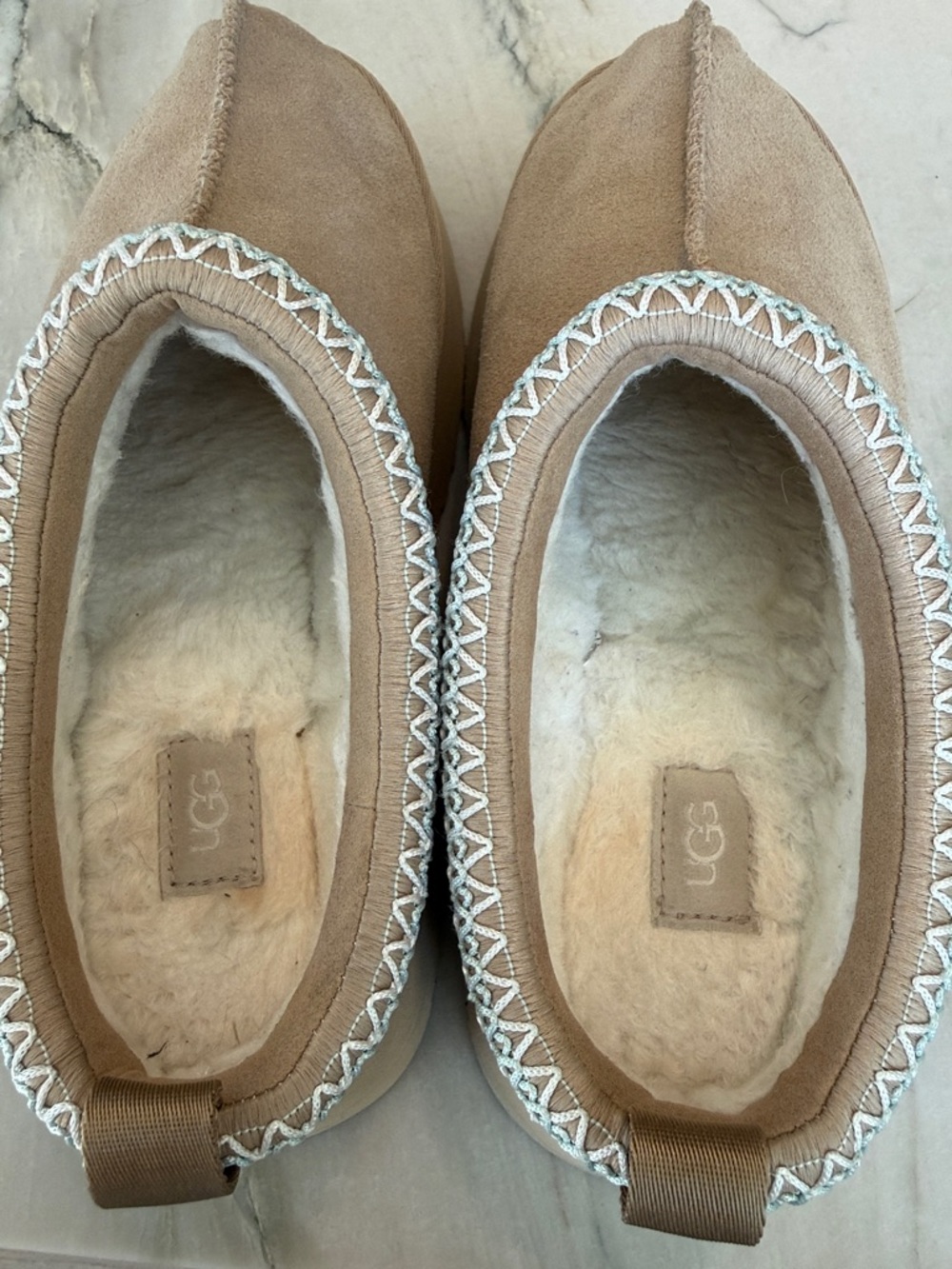 UGG Women's Tazz Sand Suede Plush-Lined Platform Clog Mules Size 7 - Picture 2 of 5